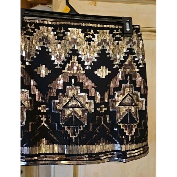 Express Aztec Geometric Print Sequin Mini Skirt Gold Black XS (27x13) Excellent - Picture 6 of 8